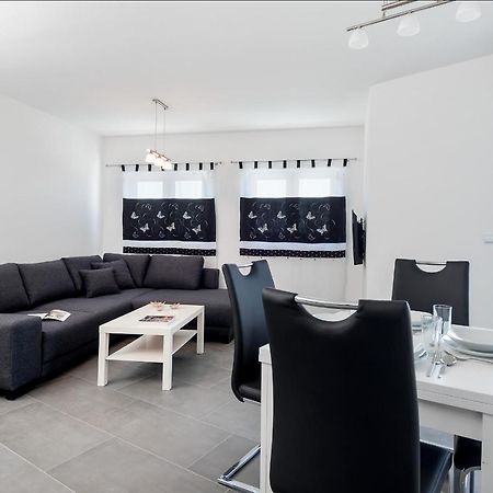 Sunny Biokovo Apartments Башка-Вода Экстерьер фото